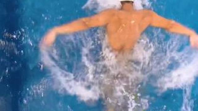 我一个教游泳的 怎么敢幻想身边有她#游泳 #游泳长训