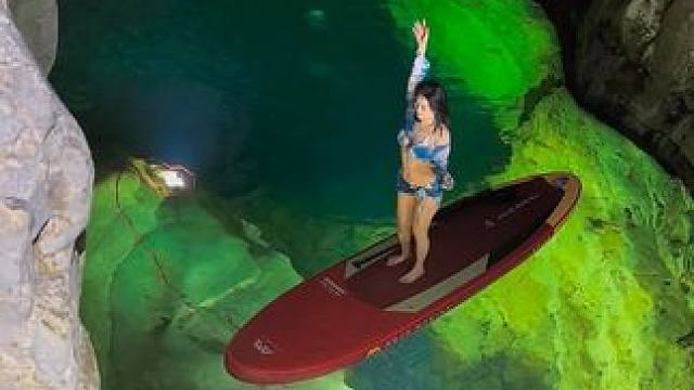 跟着黔地传说去探险，不止好玩儿，而且超级出片。 玩转贵州洞穴，体验来自地下的风景，清澈见底的洞穴水潭