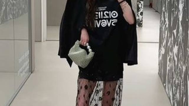 “过着八戒的生活，却还想着悟空的身材，施主，你贪心了”！#时髦精的ootd #早春穿搭