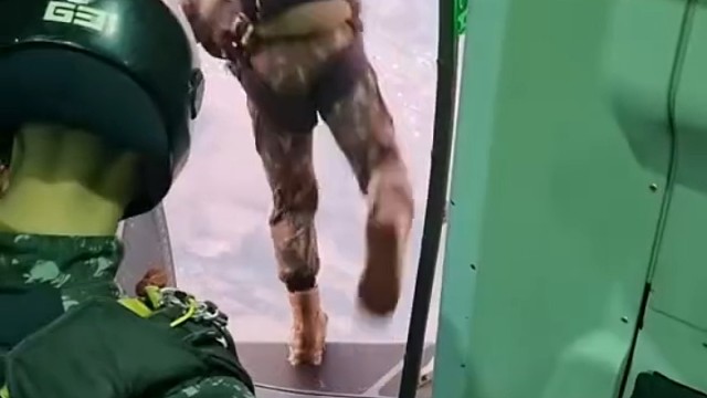 这伞能自动打开吗？好担心[赞]