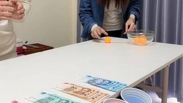 四次机会领取三八节红包趣味游戏#桌游 #趣味游戏 #家庭游戏挑战 #情侣游戏日常