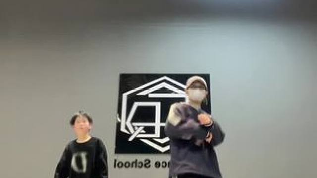 #hiphop #ukun编舞 和小孩哥一起起飞