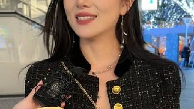 颜值高性格好 #街头采访 #搞笑 #完美身材 #娶回家做老婆 #是你的理想女朋友吗