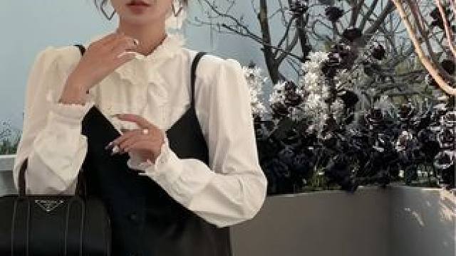 “我是人呢，怎么可能没有执念呢？哪怕想的多清楚，看的多透彻，也会难过，也会揪着不放。其实我现在比任何