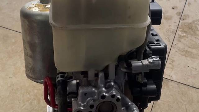 丰田酷路泽LC200刹车ABS泵 #拆车件 #陈田马哲