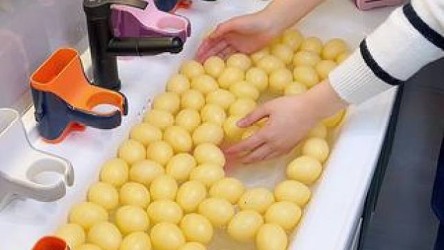 家里的吹风机总是没地方放，就入手了这个吹风机架，这下终于可以解放双手啦！#吹风机架 #好物推荐