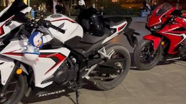 本田cbr400r红色白色对比，热爱没有停止，青春不会落幕，喜欢就冲吧#本田 #cbr400r #本