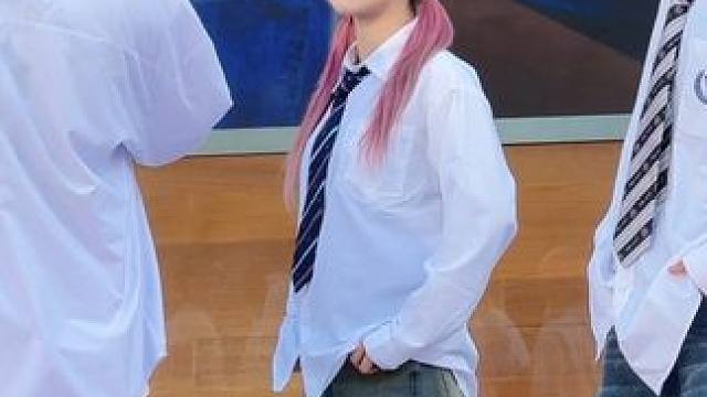 今天是快乐小狗！2024第一次路演！#随机舞蹈 #kpop舞蹈 #直拍 #plottwist #tw