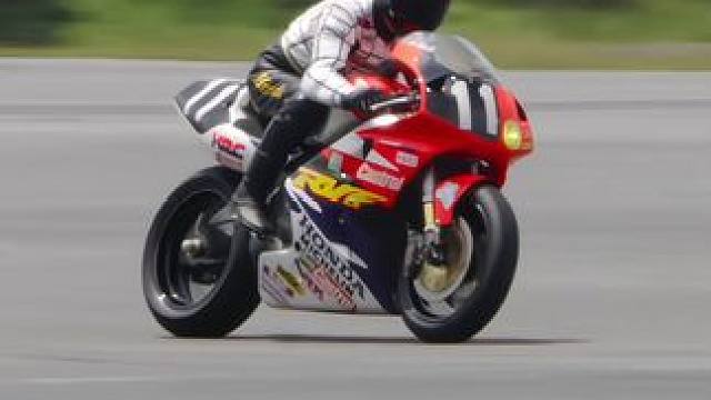 #摩托车领航计划 本田铃鹿八耐赛事战车-RVF750