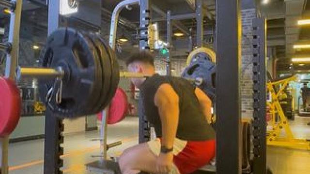 #恢复训练 无装备 无手深蹲170kg
