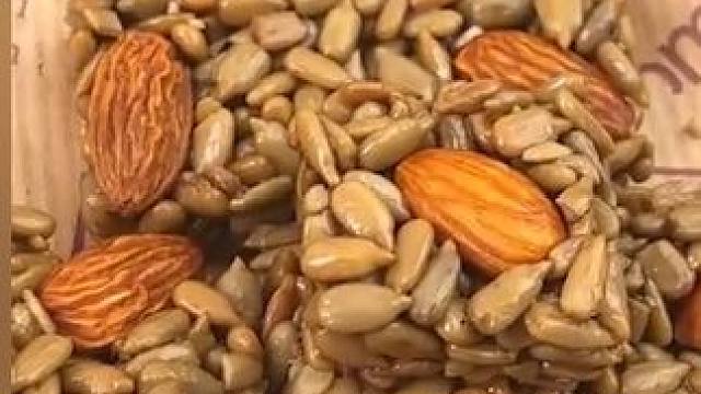 机缘巧合下，竟然做出了这样的美味！#巴旦木瓜子仁 #制作过程 #瓜子酥 #科普 #零食推荐