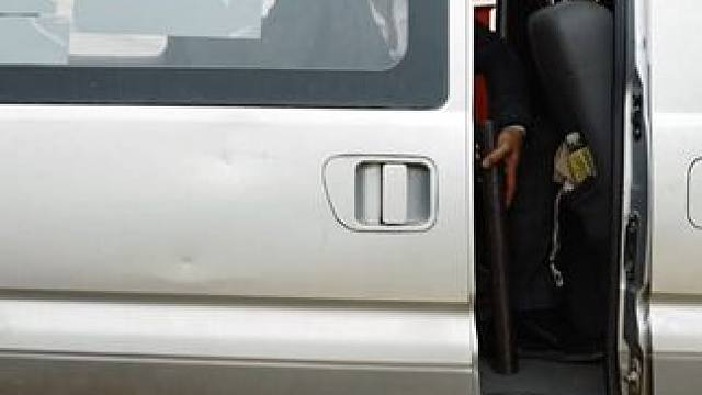 我们广东人开越野车，都会穿西装的！ #越野 #魔术师 #广东