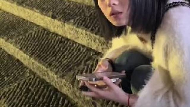 《搭讪认识的女生怎么聊才不尴尬？》