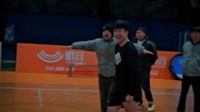 #篮球文案 日复一日的坚持才有可能有收获吧？