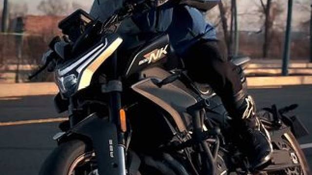 “路与他人不同 何必听风动容” 
#机车 #800nk #带着影石骑摩托 #感受骑行的独特魅力 #每