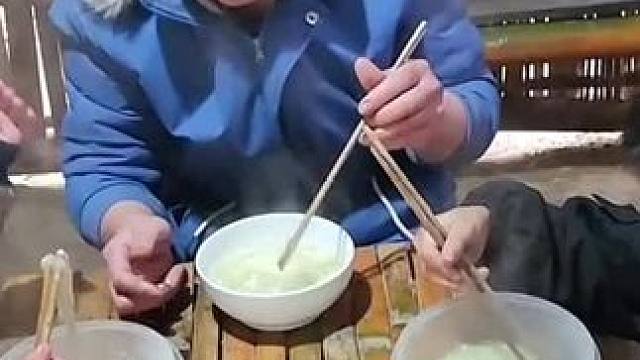 莲娜的生活最新进展#野外生存 #荒野求生 #单亲妈妈