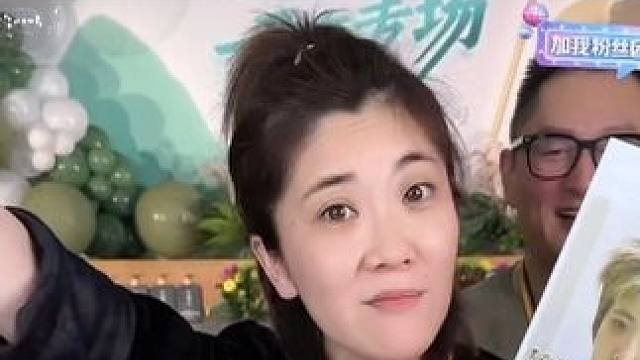 别管你头上的油还是屑，只要用了这个头皮磨砂膏，它就跟橡皮泥一样被擦掉了，关键是用完之后还很顺不炸毛！