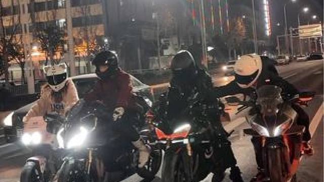 不提车名 形容一下你的️#机车 #黑色系 #每个男人都有一个机车梦 #日常溜车