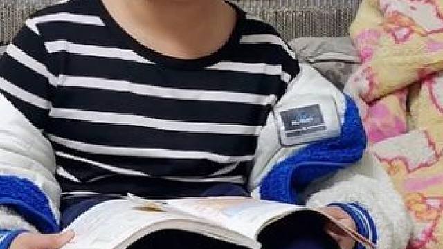 他问我发音包不包准，来个专业人士给他点评下 #英文阅读 #发音