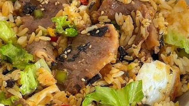 今天吃减脂餐，生菜牛肉拌饭#低卡低脂餐 #我的减肥日记 #美食创作人计划 #今天吃什么