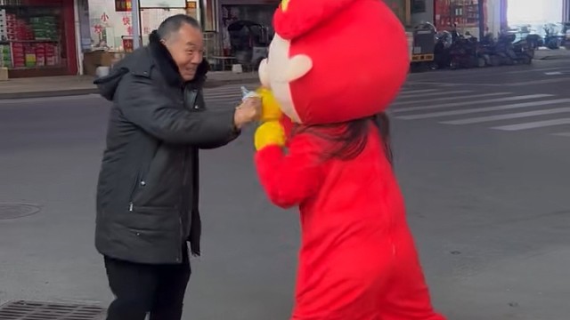 【16028】GG包 碰瓷奶瓶大爷