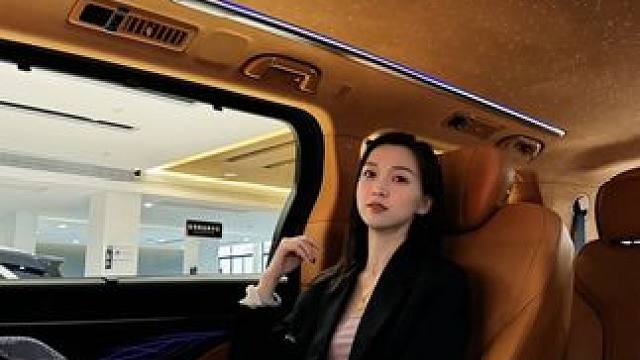 超过5米4，这车也太大了吧#魏牌高山行政加长版 #魏牌高山mpv #莉卡种草