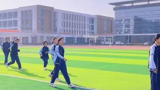 运动与快乐同行#我的学生 #学校操场 #趣dou校园 #儿时游戏 #曾经的我们