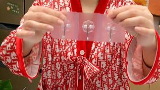 漫花家的#悬挂抽纸也太卷了吧！湿水不破，四层压花，原生木桨一提1280张随便抽都不心疼