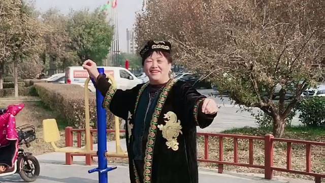 喜欢阿姨唱歌跳舞可以留下你的关注