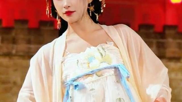 三生万物 如登春台「潼川古城」 #二月二 #汉服 #潼川古城 #三台