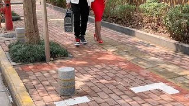 这个小马扎轻巧又方便。承重力也特别强。#小凳子 #折叠凳便携