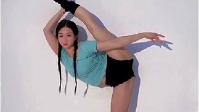 你会选择哪一个#好身材练起来 #健身 #瑜伽美女 #游泳健身 #瑜伽健身