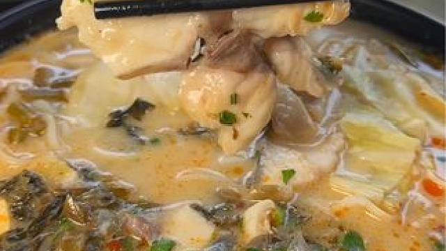 8.9招牌鱼粉，9.9金汤鱼粉，#美食不可辜负 #柳州美食 #附近美食 #深夜放毒