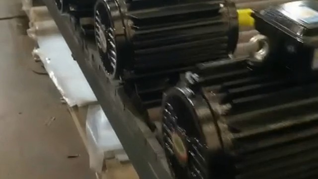 只要内心充满阳光，人生就是一场自我完善的修行。