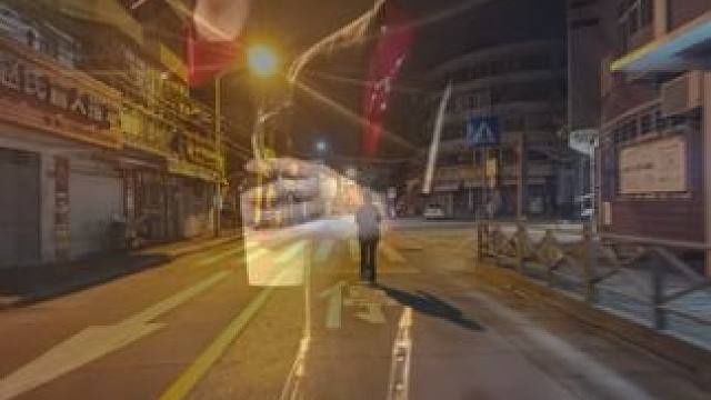 #城市的夜晚 #街头随拍 #路灯下的我 #生活的意义