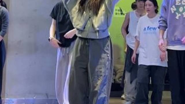 平等的嫉妒所有小泉ls课上的律动牛人们
#partygirls #小泉编舞 #舞蹈课堂随拍 #翻跳