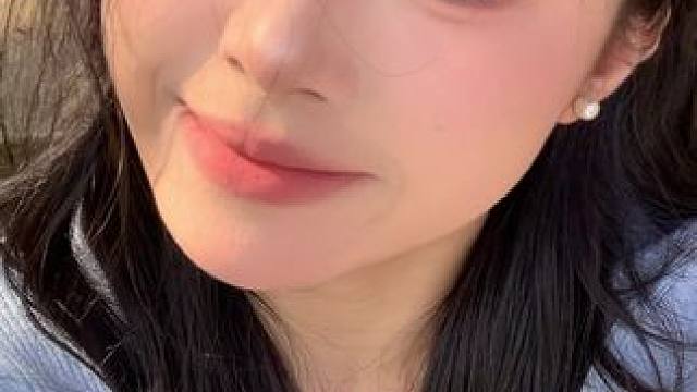 画这个妆去逛植物园看郁金香吧！#女大学生 #氛围感妆容 #定格在这个春日瞬间 #化妆vlog #百万