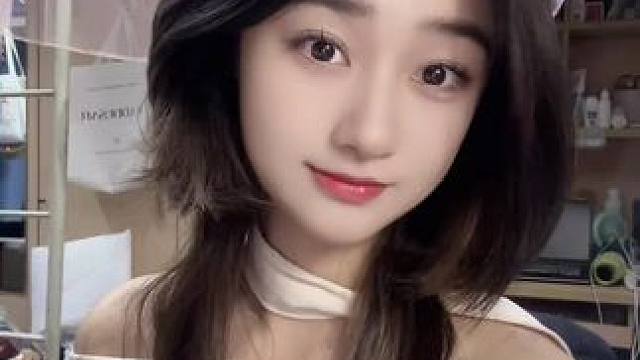 #笨蛋美女 #这个手势舞甜度超标了 #甜妹 #今天当甜妹 #草莓牛奶冰淇淋手势舞  今日份手势舞