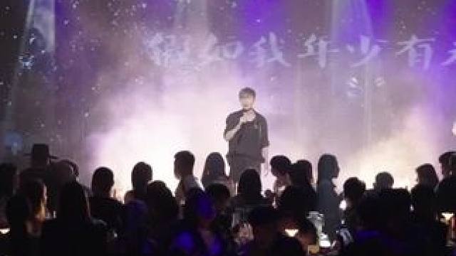 如果18岁那年我开奔驰的话也许她就不会走了#酒吧 #年少有为 #神级现场 #Zeta酒吧