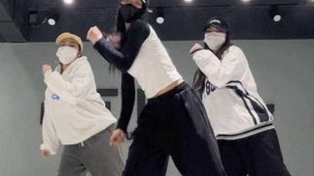 好洗脑的一首歌呀！！