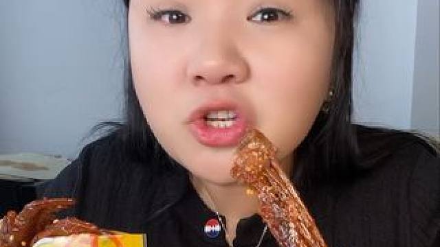 刷剧必备！宵夜必备小零食，疯狂辣翅，干香干香的超好吃！#好吃到停不下来#追剧小零食