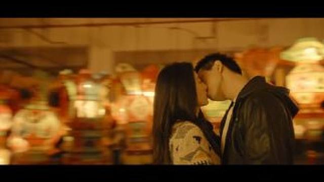 #春色寄情人处处吻预告
21集电视剧《#春色寄情人》首发预告片花，即将4月上旬腾讯视频独播！
主演：