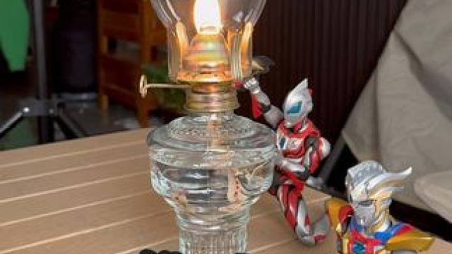 复古燃油灯，氛围感拉满#露营灯 #户外露营 #氛围灯 #户外照明 #马灯