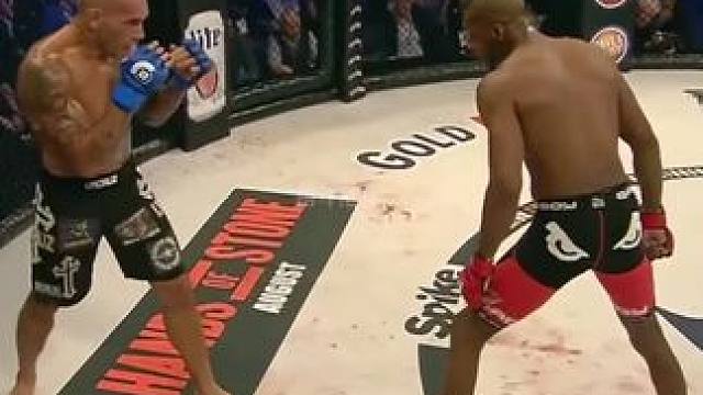 飞膝的威力！#格斗