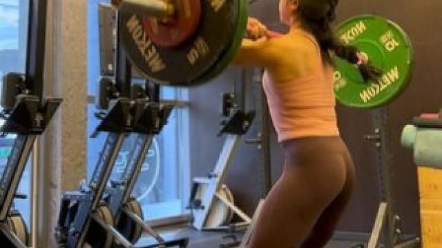 练体操肩膀拉伤了，Tmd可能又要休养了#健身女孩多巴胺运动日常 #运动穿搭 #氮泵女孩 #女性力量