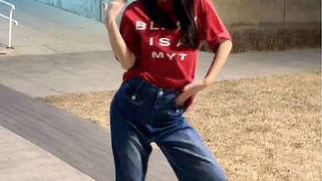 继续开心跳舞～ #扭一扭 #浅跳一下