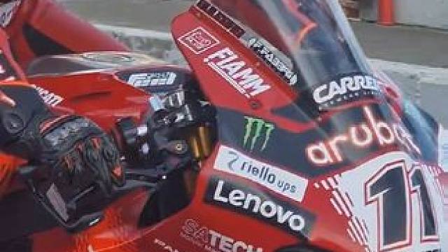 #wsbk 杜卡迪赛车弹射起步#赛道