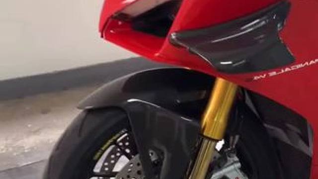 “罚你1年后骑杜卡迪认罚扣66！”#杜卡迪v4 #机车