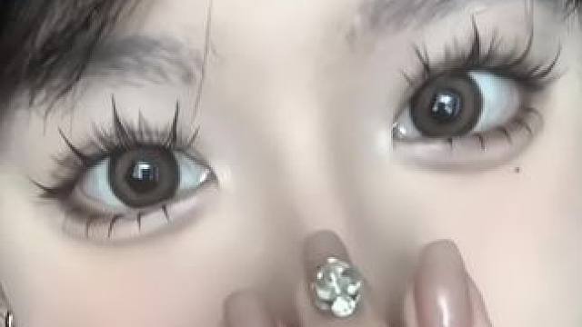 贴上这个双尖麦穗假睫毛！从此拍照不用p图！#假睫毛 #漫画眼 #假睫毛推荐 #人人都可以是睫毛精 #