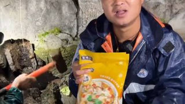 你见过一百斤的黄鳝吗？ #大表哥vlog #酸菜鱼 #抓鱼